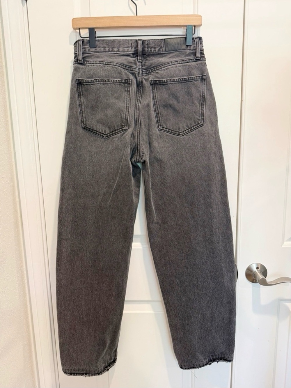 PISTOLA Wes High Rise Barrel Jeans in Caviar Faded Black size 26 - Picture 4 of 8